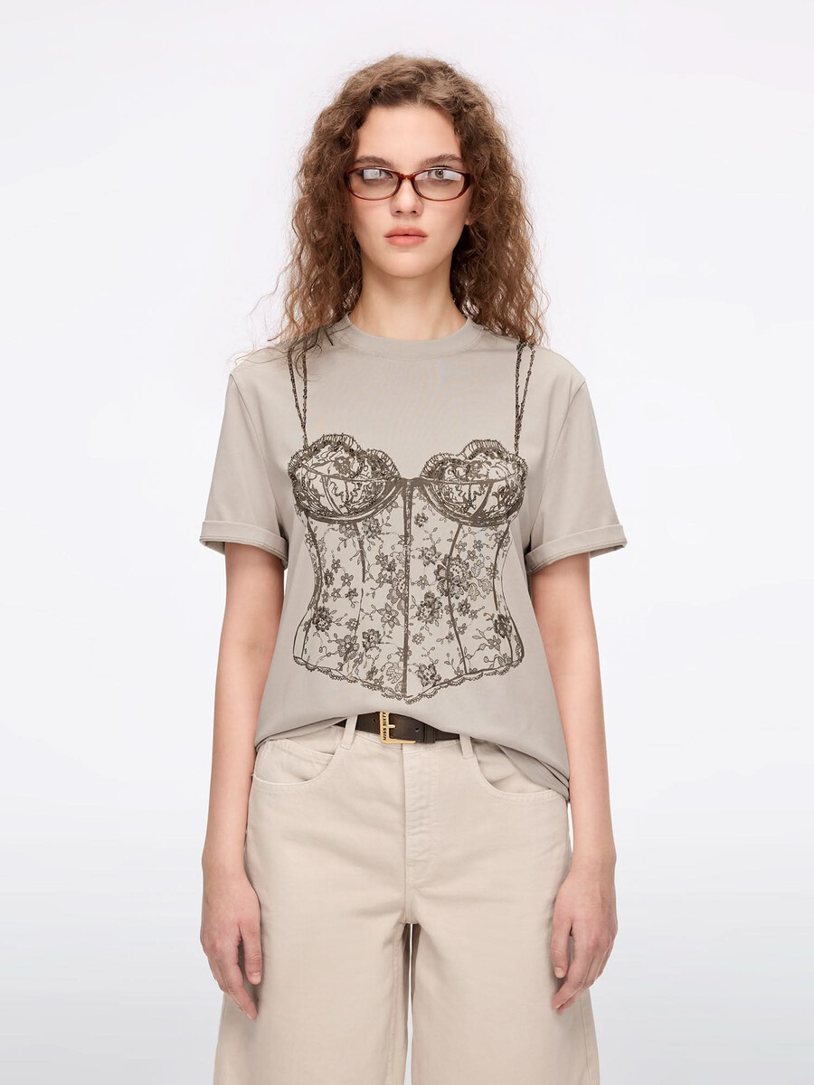 perlenbesetztes bedrucktes t-shirt