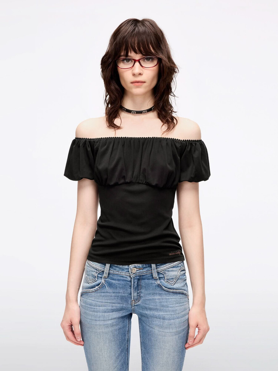 schulterfreies t-shirt