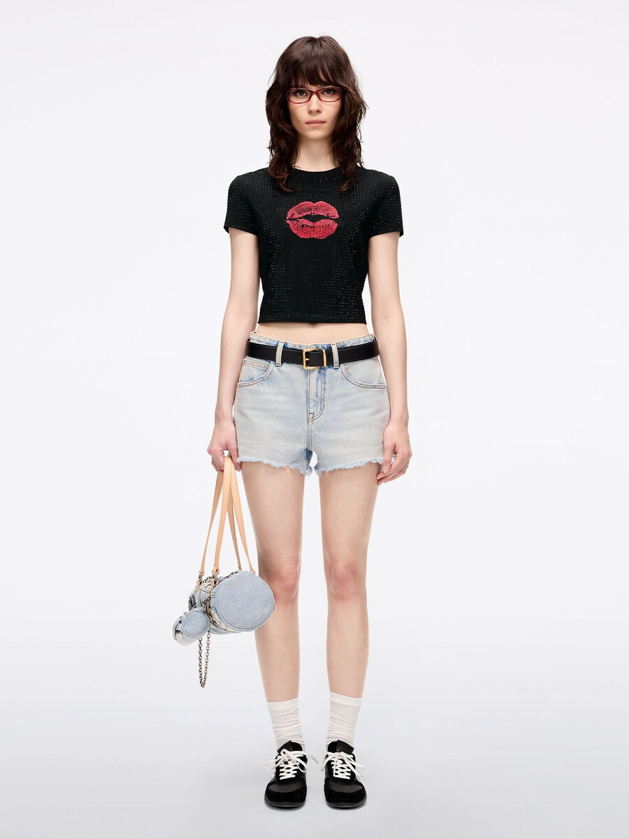 t-shirt mit strasssteinen und lippenprint