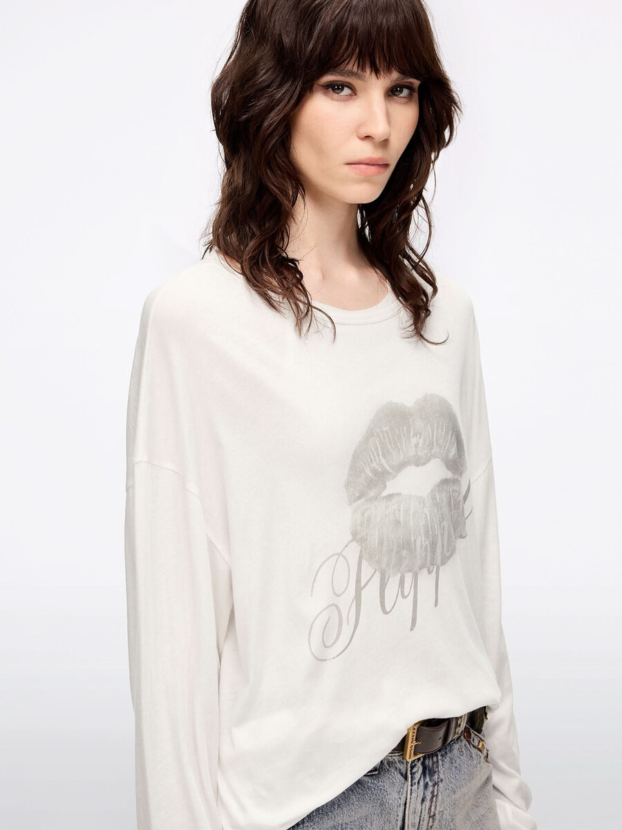 oversized t-shirt mit lippenabdruck