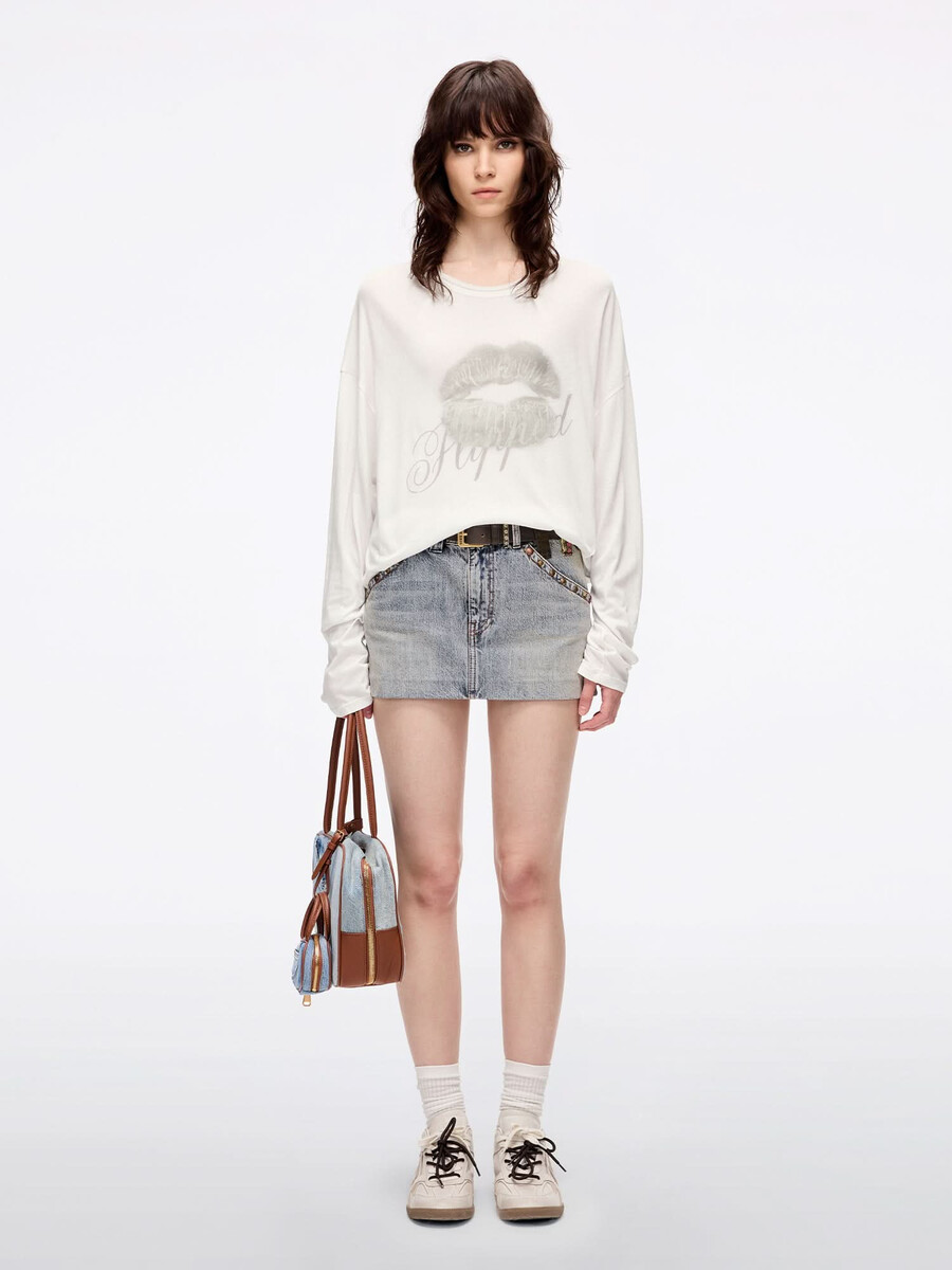 oversized t-shirt mit lippenabdruck