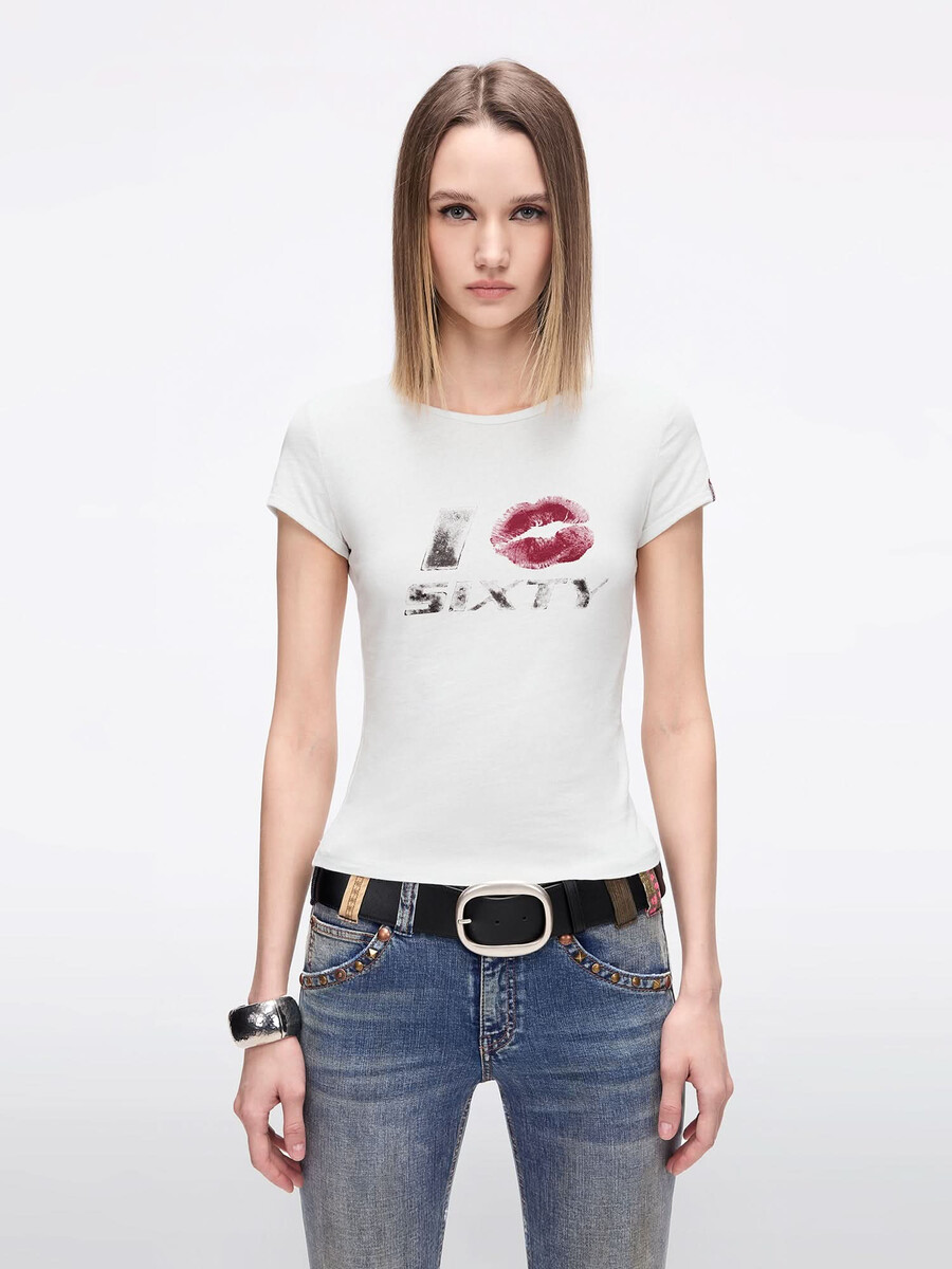 schmal geschnittenes bedrucktes t-shirt