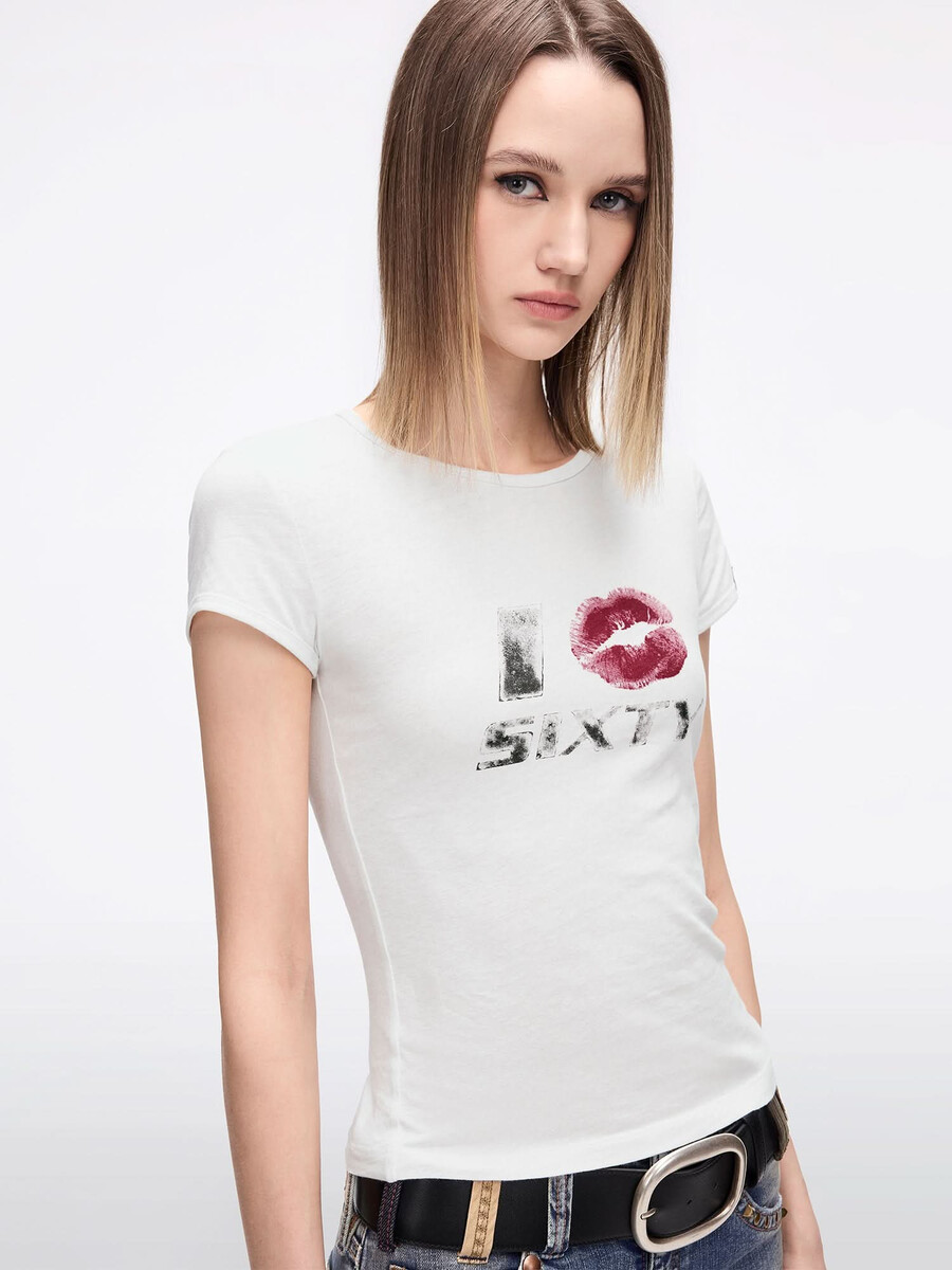 schmal geschnittenes bedrucktes t-shirt
