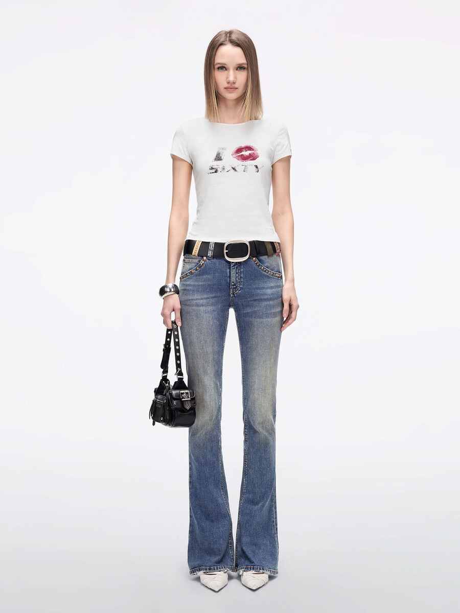 schmal geschnittenes bedrucktes t-shirt