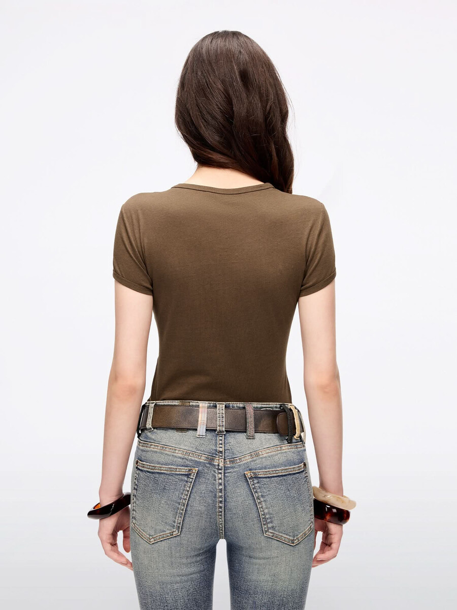 schmal geschnittenes bedrucktes t-shirt