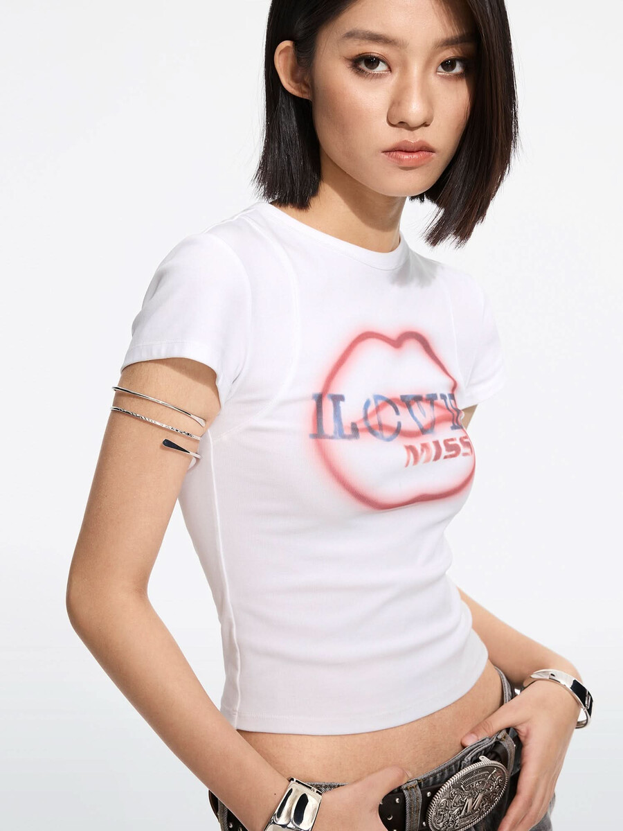 t-shirt mit lippenabdruck