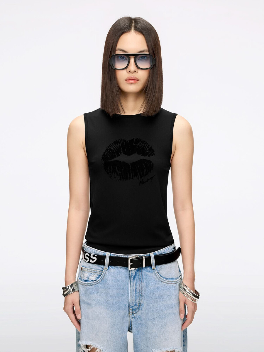 Ärmelloses t-shirt mit lippenprint