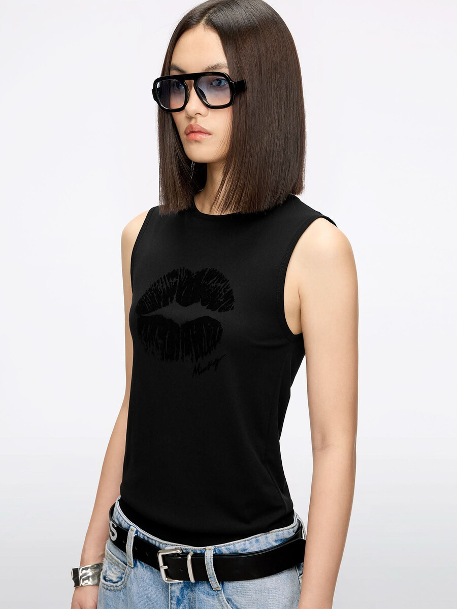 Ärmelloses t-shirt mit lippenprint