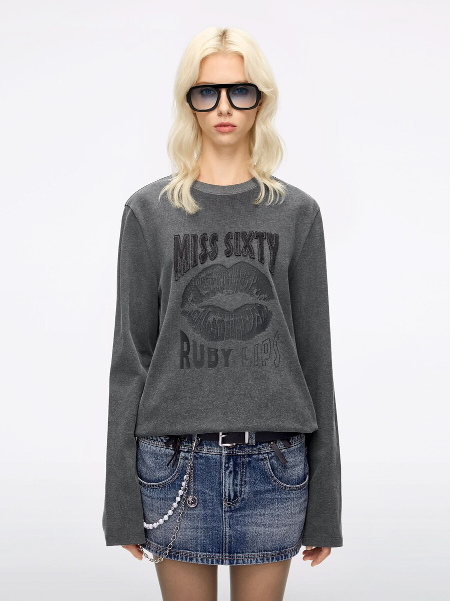 bedrucktes langarm-t-shirt