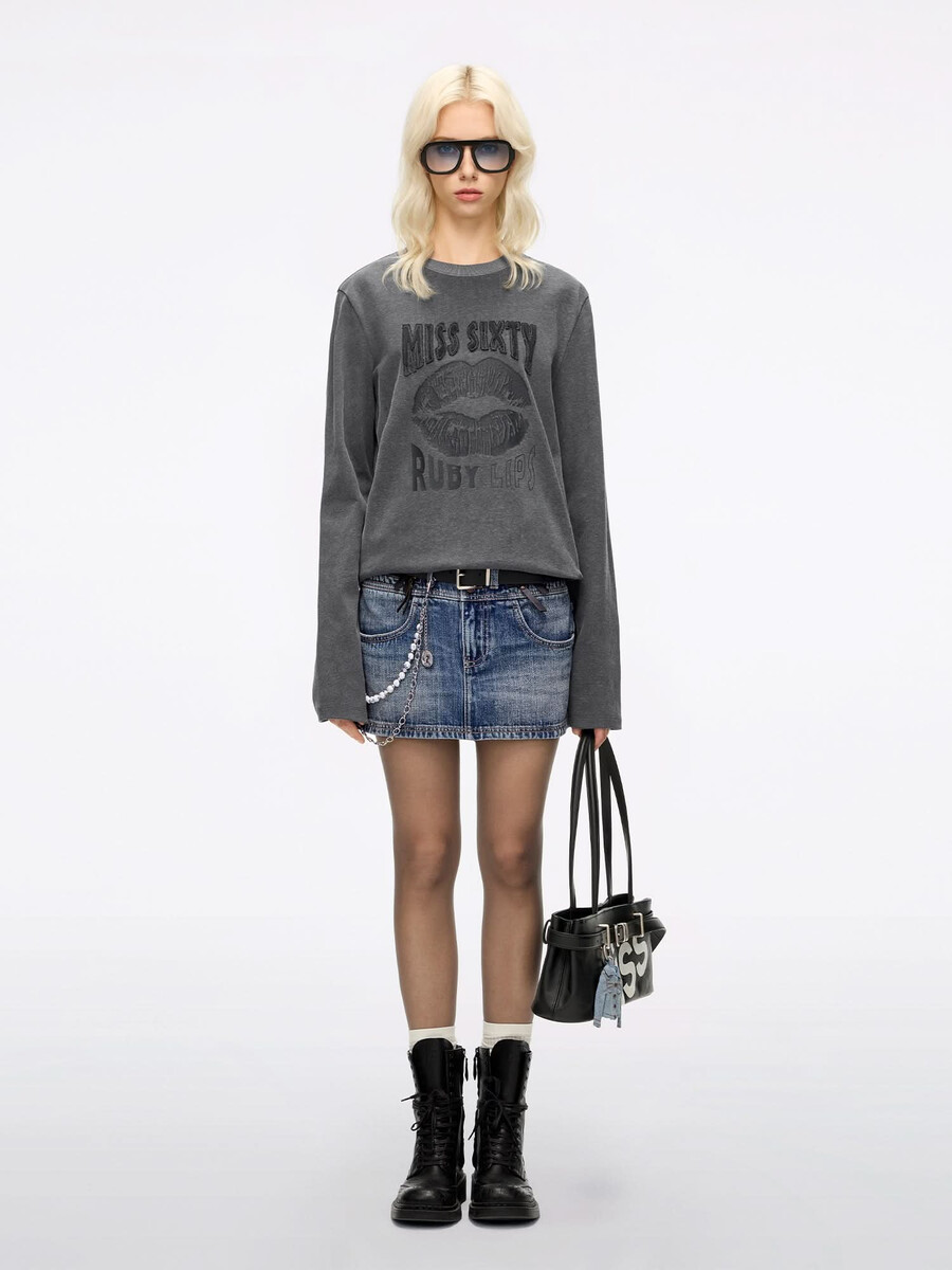 bedrucktes langarm-t-shirt